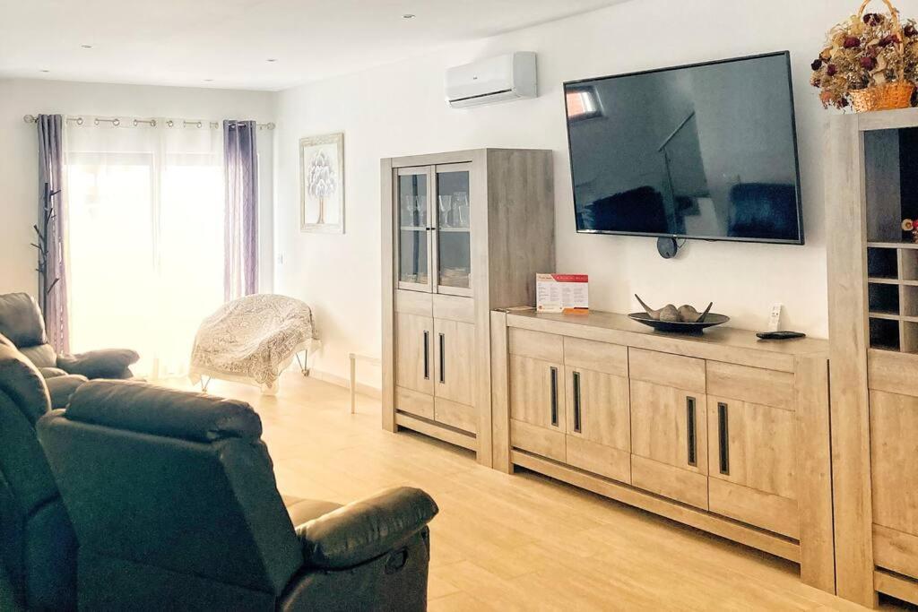 Vivenda Espacosa E Luminosa Villa Quelfes Ngoại thất bức ảnh