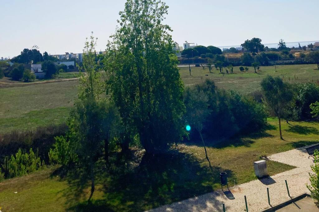 Vivenda Espacosa E Luminosa Villa Quelfes Ngoại thất bức ảnh