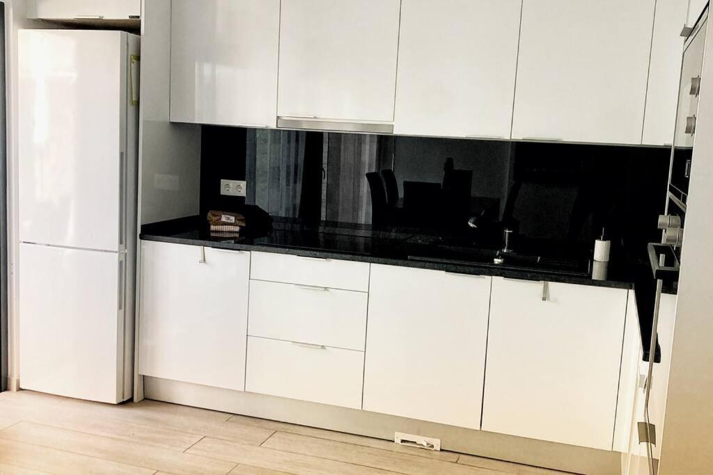 Vivenda Espacosa E Luminosa Villa Quelfes Ngoại thất bức ảnh
